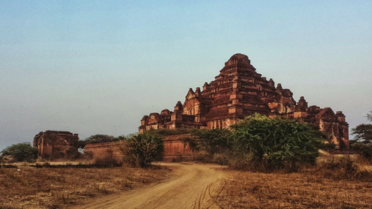 Hampi vs. Badami: Which Heritage Destination is Better?