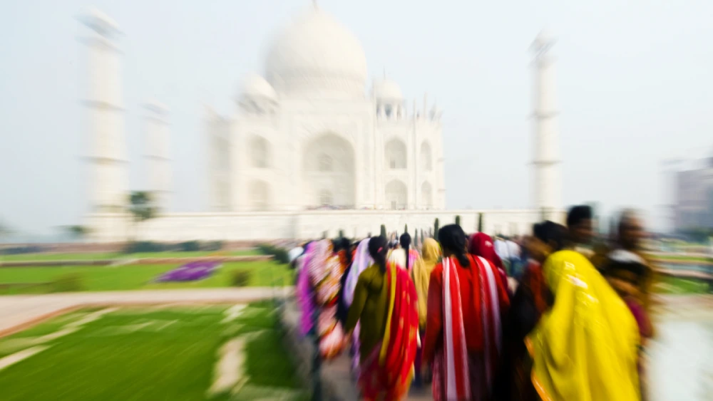 How to Avoid Crowds at the Taj Mahal_ Insider Tips for a Peaceful Visit