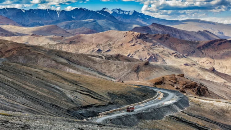 How to Reach Ladakh by Flight, Train, and Road: A Complete Guide for 2025