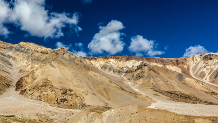 Magnetic Hill Ladakh: The Mystery and How to Visit in 2025