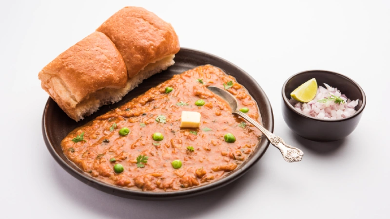 Mumbai Food Tour: Where to Find the Best Vada Pav and Pav Bhaji