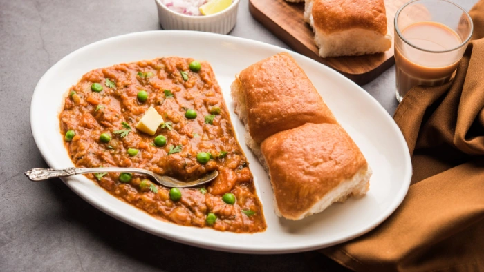 Top 10 Must-Try Dishes in Mumbai: A Local’s Food Guide