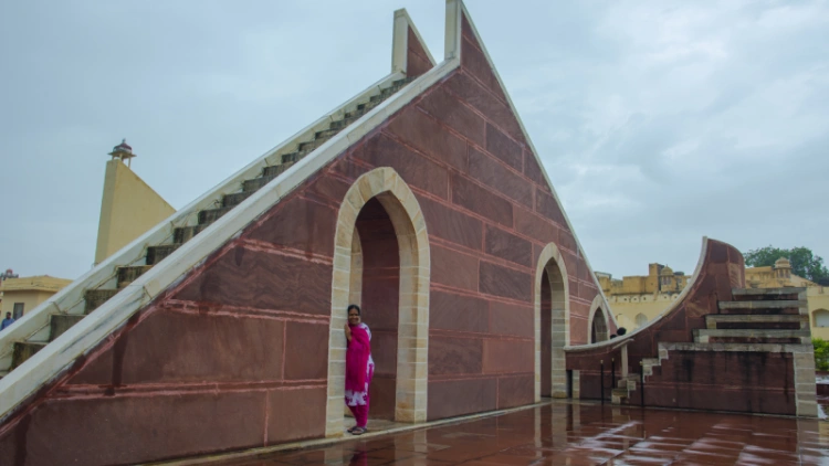 Affordable Stays Near Shirdi Sai Baba Temple Under ₹1000