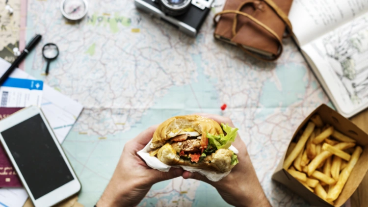 How to Save Money on Food While Staying in Hostels in India