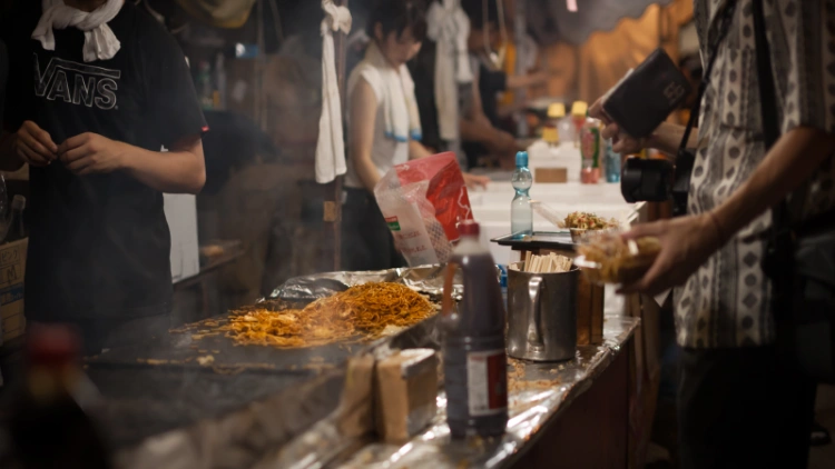Street Food vs Restaurant Food in India: Which is Cheaper & Better?