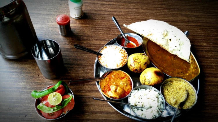 Tips to Save Money on Food While Traveling in India