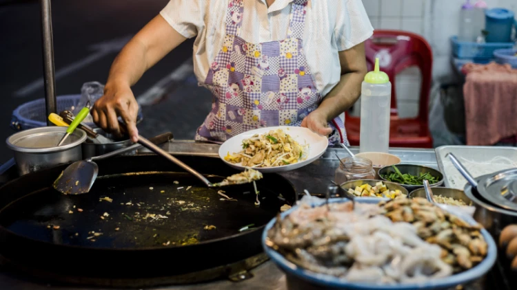 What Can You Eat for ₹50 in India? Best Cheap Food Options